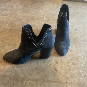 Steve Madden Studded Black Suede Booties Size 10